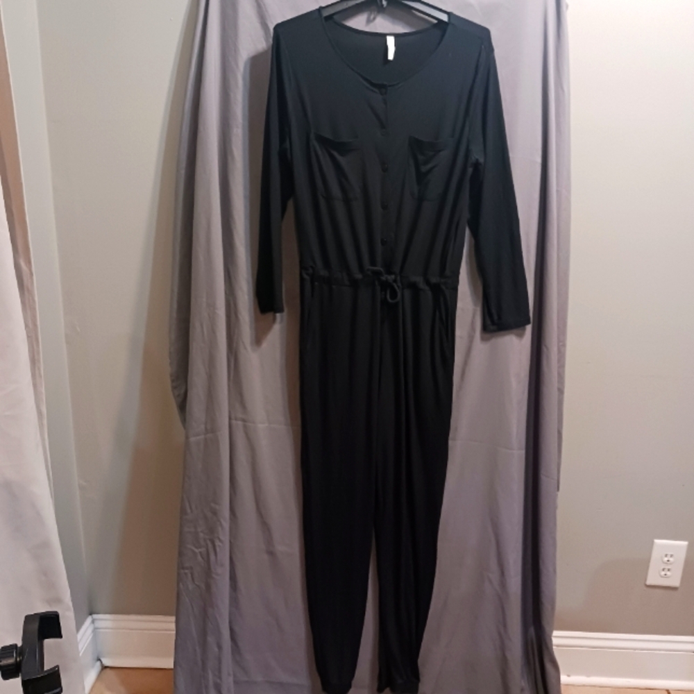 Lively long-sleeved jumpsuit/ romper black size Medium